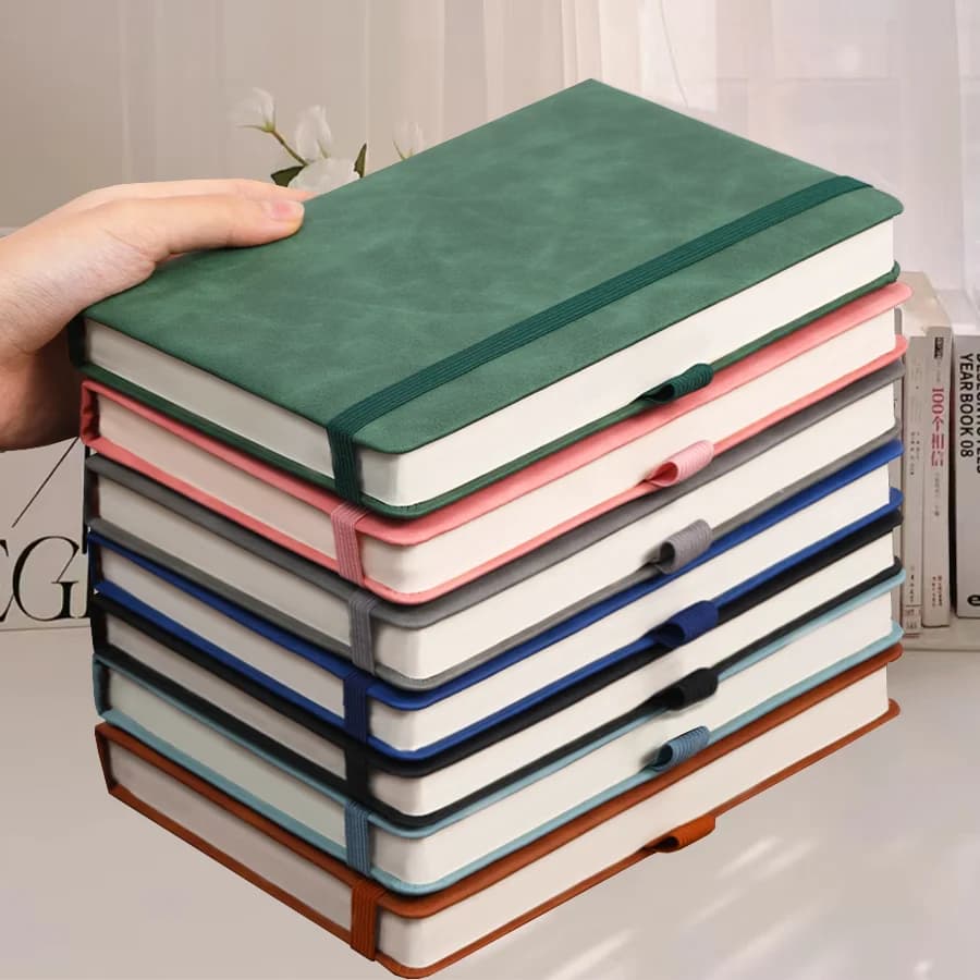 Elegancki Notatnik A5 Vintage ze Skórzanym Paskiem i Osobistym Akcentem - Idealny do Biznesu 📚